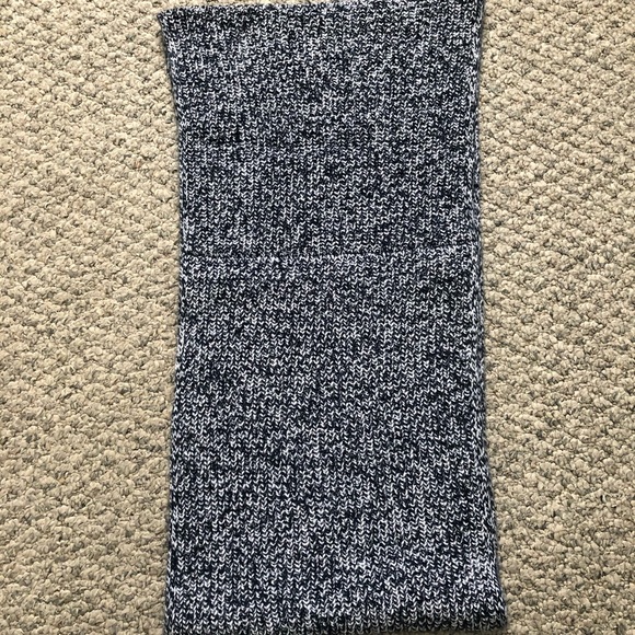 H&M scarf - Picture 2 of 4
